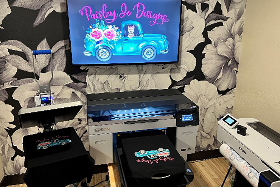 Epson DTG printer printing shirt in shop