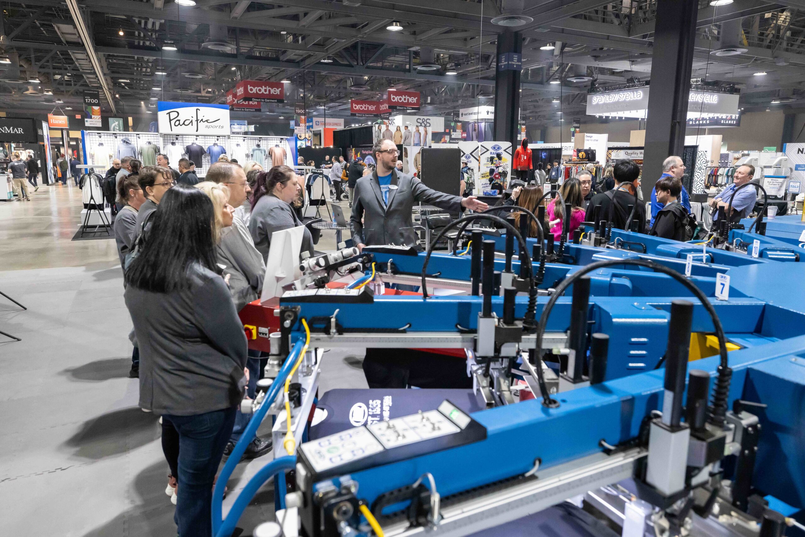 Global custom decorated T-shirt printing machine market